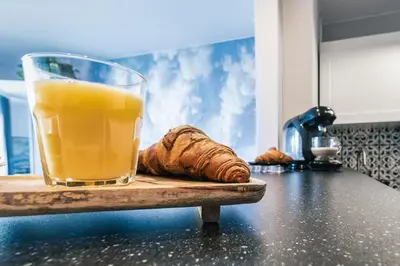 Napoje w obiekcie DREAMY modern apartment 13 min to Old Town in the beloved district of Warsaw Muranów