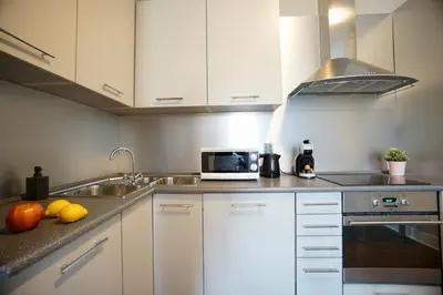 Kuchnia lub aneks kuchenny w obiekcie Warsaw Premium Apartments MARKET VIEW Old Town