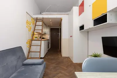 Telewizja i/lub zestaw kina domowego w obiekcie Affordable Studio for 3 Guests near Metro Station by Noclegi Renters