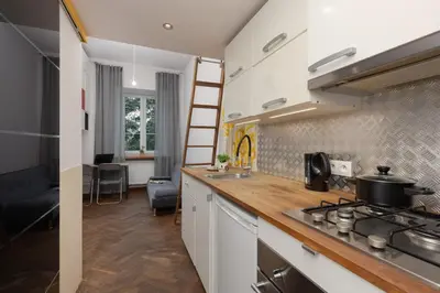Kuchnia lub aneks kuchenny w obiekcie Affordable Studio for 3 Guests near Metro Station by Noclegi Renters