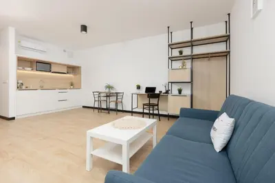 Kuchnia lub aneks kuchenny w obiekcie Comfy Studio Targowa next to PGE Narodowy by Noclegi Renters