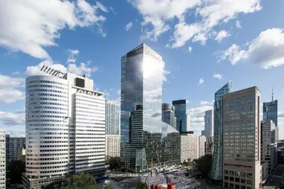 Widok na miasto Warszawa z tego apartamentu