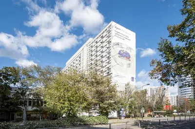 Budynek, w którym mieści się apartament