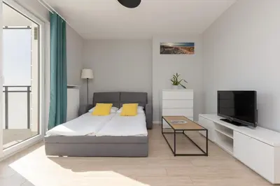 Telewizja i/lub zestaw kina domowego w obiekcie Beautiful & Quiet Studio Szeligowska by Noclegi Renters