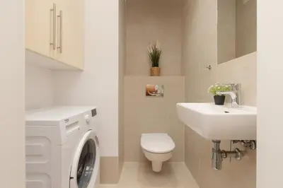 Łazienka w obiekcie Old Mokotów Spacious Two-bedroom Apartment by Noclegi Renters