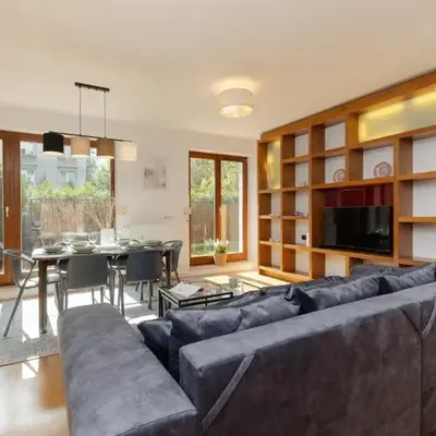 Old Mokotów Spacious Two-bedroom Apartment by Noclegi Renters