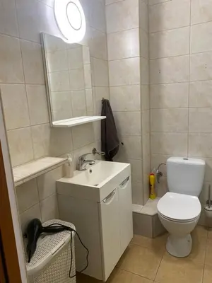 Łazienka w obiekcie Komfortowy apartament na Floriańskiej, park Praski, Dw Wileński,w odległości spaceru od starego miasta, Напротив офиса для прохождения теста CES для моряков, wystawiamy faktury dla firmy KSeF