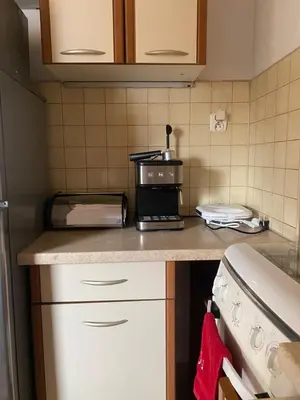 Kuchnia lub aneks kuchenny w obiekcie Komfortowy apartament na Floriańskiej, park Praski, Dw Wileński,w odległości spaceru od starego miasta, Напротив офиса для прохождения теста CES для моряков, wystawiamy faktury dla firmy KSeF