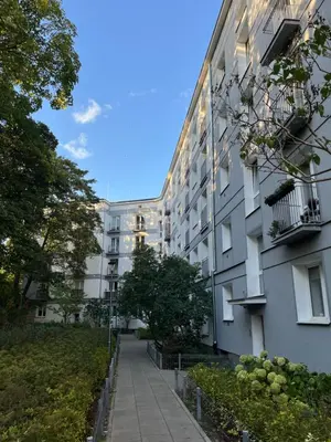 Budynek, w którym mieści się apartament