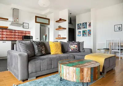 Część wypoczynkowa w obiekcie Bemowo Kocjana 2-Bedroom Apartment by BookingHost