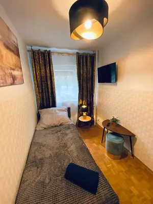 Telewizja i/lub zestaw kina domowego w obiekcie ClickTheFlat Solidarności City Center Apart Rooms