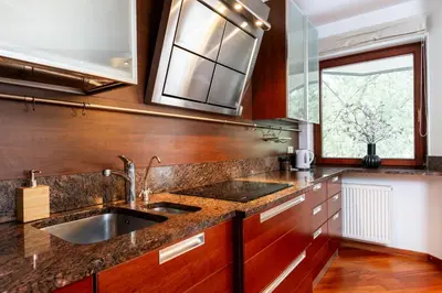 Kuchnia lub aneks kuchenny w obiekcie Royal Retreat Luxury Apartment Lazienki Park