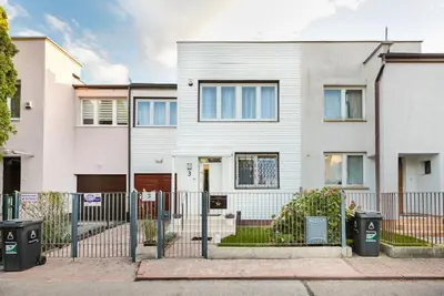 Budynek, w którym mieści się apartament