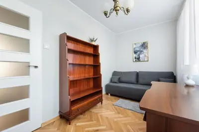 Część wypoczynkowa w obiekcie Metro Zacisze Fausta House with Garden by BookingHost