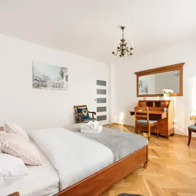 Metro Zacisze Fausta House with Garden by BookingHost