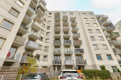 Budynek, w którym mieści się apartament