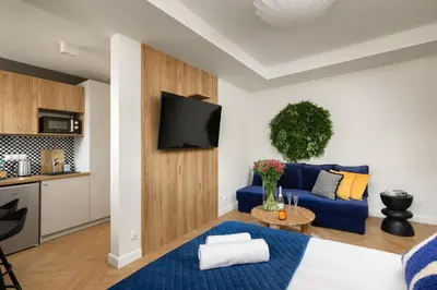 Kuchnia lub aneks kuchenny w obiekcie Movo Underwall Old Town Apartment