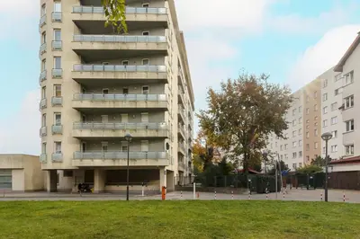 Budynek, w którym mieści się apartament