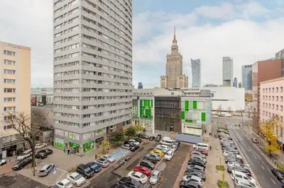 Widok na miasto Warszawa z tego apartamentu