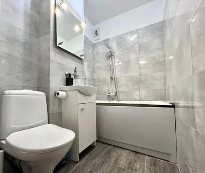 Łazienka w obiekcie K22 Zgoda 13 Lite centrum Warszawy