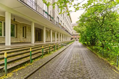 Budynek, w którym mieści się apartament