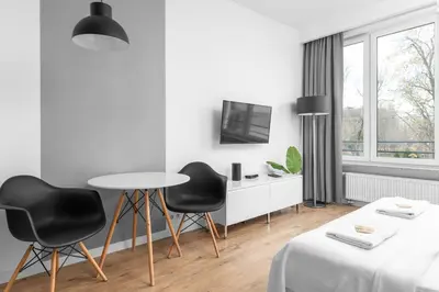 Telewizja i/lub zestaw kina domowego w obiekcie Warsaw Concierge Warszawa Zachodnia
