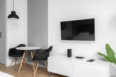 Telewizja i/lub zestaw kina domowego w obiekcie Warsaw Concierge Warszawa Zachodnia