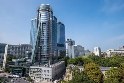 Widok na miasto Warszawa z tego apartamentu