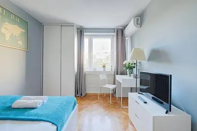 Telewizja i/lub zestaw kina domowego w obiekcie Super Central Suite with air conditioning New flat with WIFI