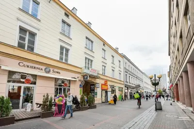 Goście zatrzymujący się w obiekcie Chmielna City Centre Apartment by BookingHost
