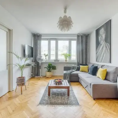 Full Apartment BEST Location in Center