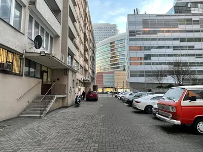 Budynek, w którym mieści się apartament