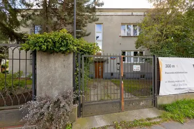 Budynek, w którym mieści się apartament
