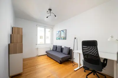 Plan piętra w obiekcie Ochota Siewierska Modern Apartment by BookingHost