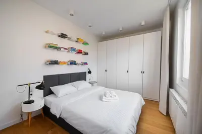 Plan piętra w obiekcie Ochota Siewierska Modern Apartment by BookingHost