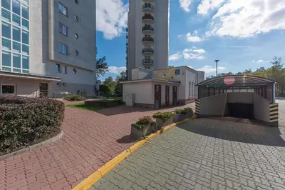 Budynek, w którym mieści się apartament