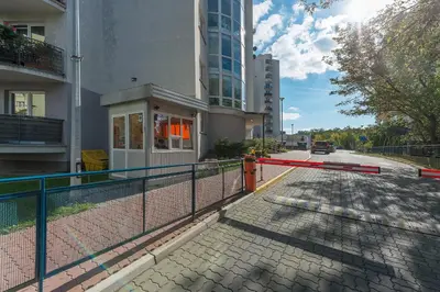 Budynek, w którym mieści się apartament