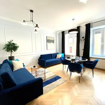 Gorgeous Historic Tenement Apt. - New Town Square!
