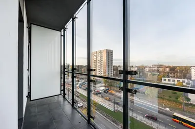 Balkon lub taras w obiekcie Varsovia Comfort 629 by BookingHost