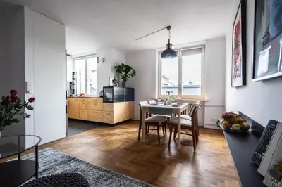 Kuchnia lub aneks kuchenny w obiekcie oompH UrbanVibe Centrum Stylish 2BR Hideaway