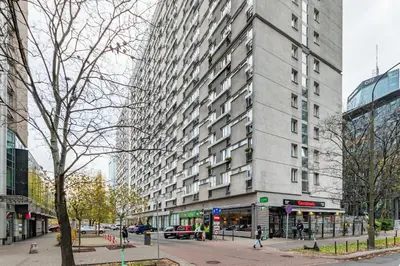 Budynek, w którym mieści się apartament