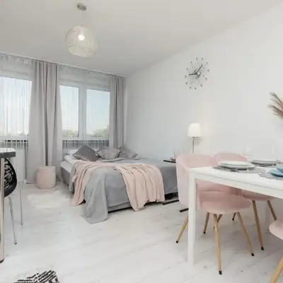 Bright & Cozy Studio near Metro Marymont by Noclegi Renters