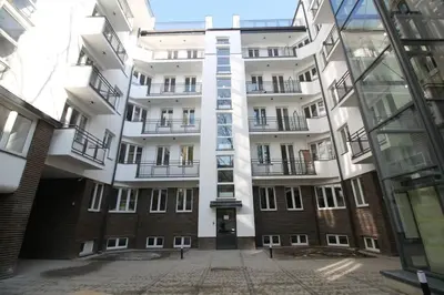 Budynek, w którym mieści się apartament