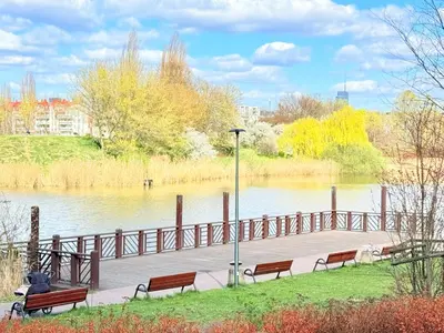 Widok na rzekę nieopodal tego apartamentu