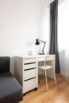 Plan piętra w obiekcie Old Town 5-Bedroom Apartment by BookingHost