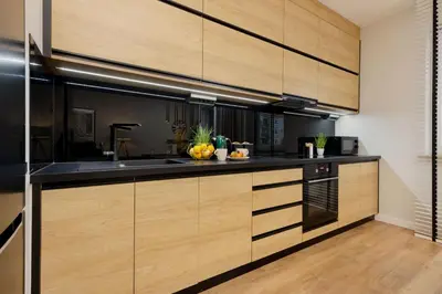 Kuchnia lub aneks kuchenny w obiekcie Spacious Apartment in Warsaw with Balcony and Parking by Noclegi Renters
