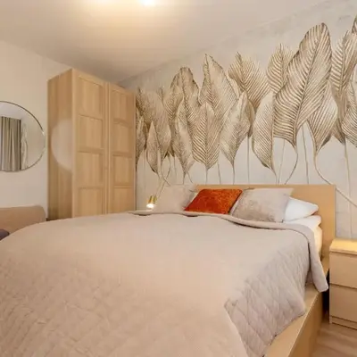 Spacious Apartment in Warsaw with Balcony and Parking by Noclegi Renters