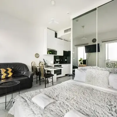 Wola Chic Luxury Studio by BookingHost