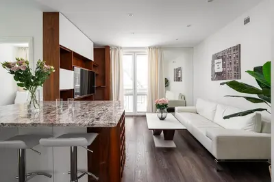 Kuchnia lub aneks kuchenny w obiekcie Heart of Warsaw 2BR Haven