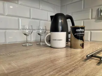 Zestaw do parzenia kawy i herbaty w obiekcie B10 Apartament Premium Wiejska2-Sejm